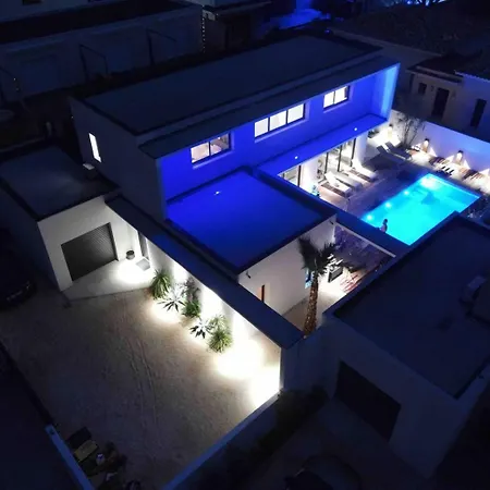Yuna Heated Swimming Pool Holiday home