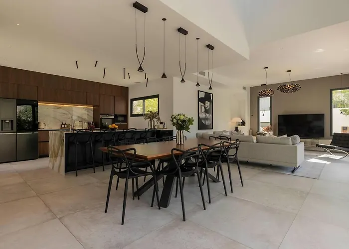 Yuna Heated Swimming Pool Сasa de vacaciones